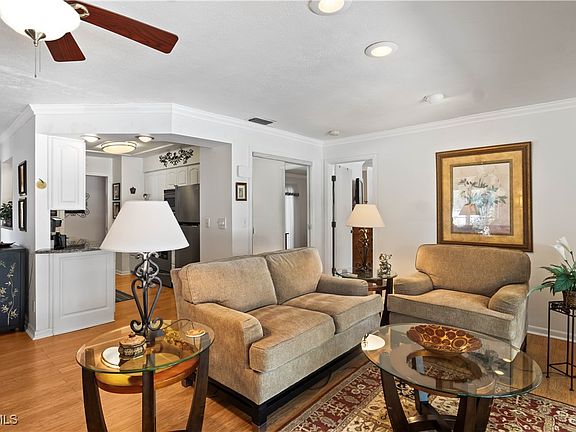 5th image of 572 Bayside Dr