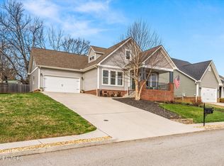 2559 Kings Mountain Ln, Knoxville, TN 37920