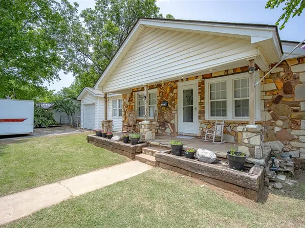 502 SE 2nd St, Lindsay, OK 73052