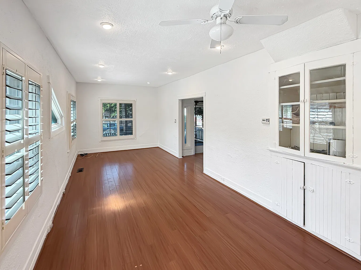 2 bed, 1295 sqft, $3,800 — Photo 4