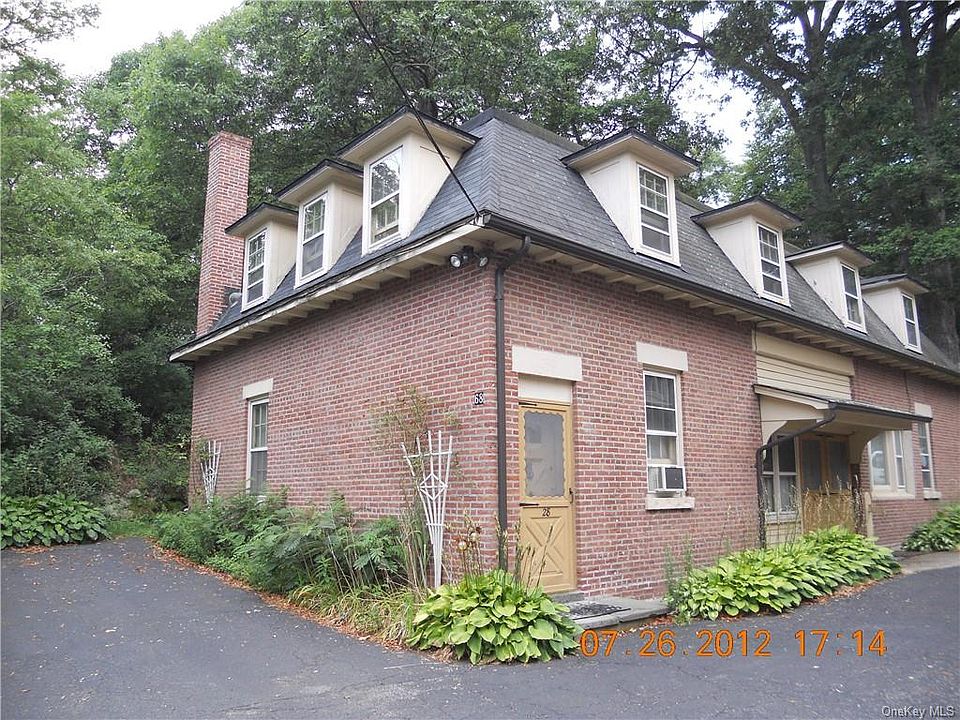 1st image of 68 Rose Dr APT 17