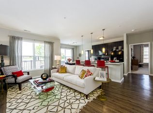 7580 Huntington Park Dr APT 208, Columbus, OH 43235