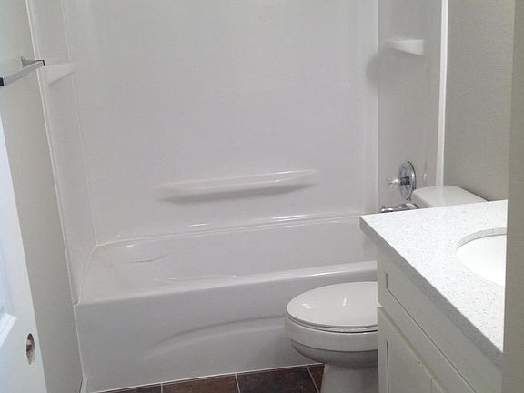 3rd image of 122 169th St E APT E