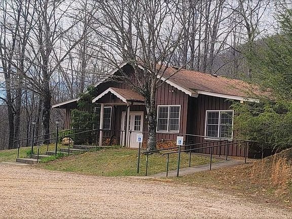 2nd image of 471 Eulalie Ln