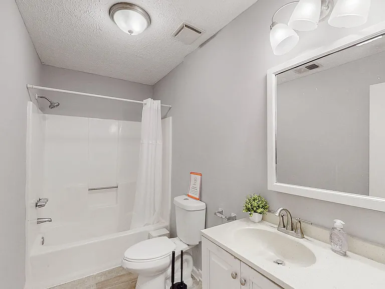 Silver Leaf Ln SW — Photo 3