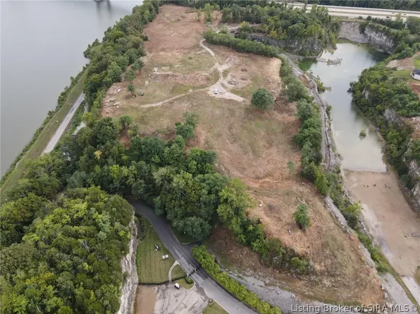 8012 Limestone Ridge Way (LOT 7), Jeffersonville, IN 47130