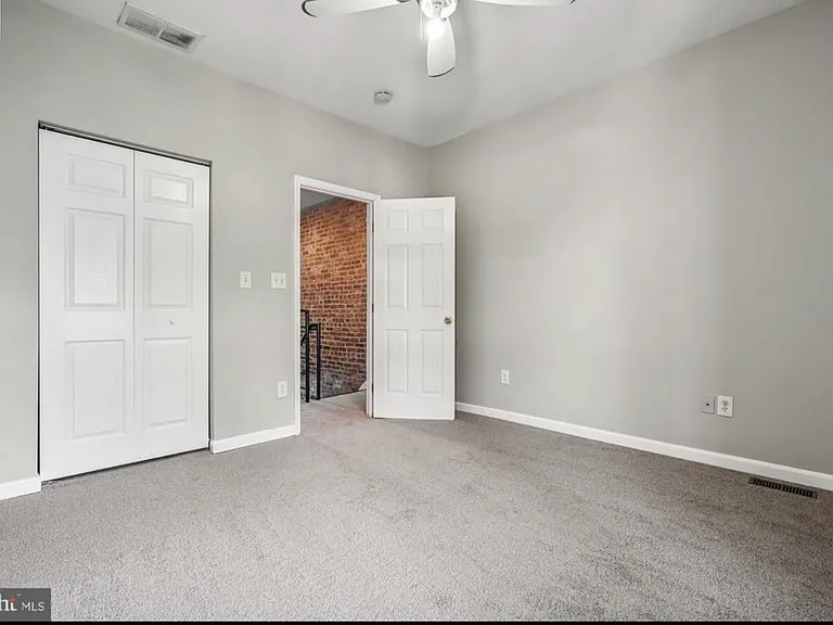 424 N Luzerne Ave — Photo 15