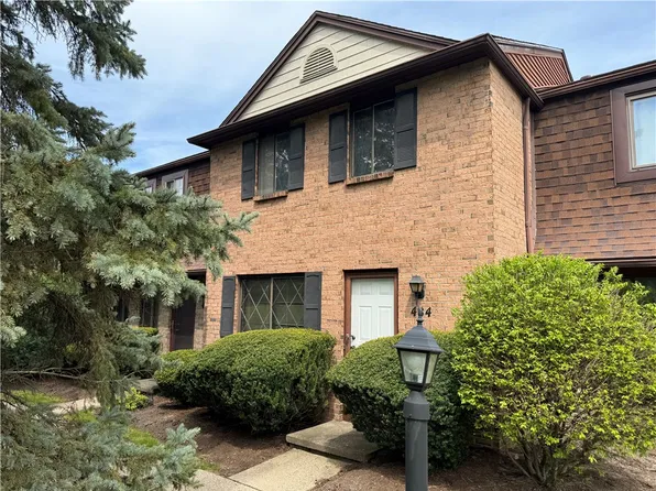 484 Surrey Hill Way, Rochester, NY 14623