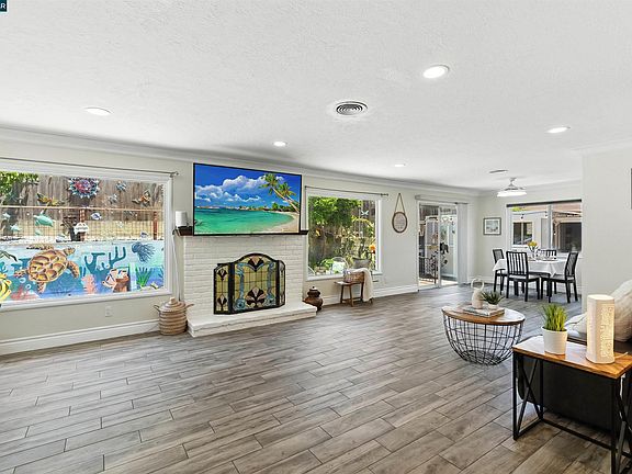 4th image of 1201 Valle Vista Ave