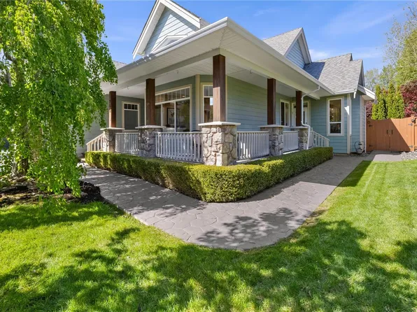 940 Heritage Meadow Dr, Campbell River, BC V9W 8H9