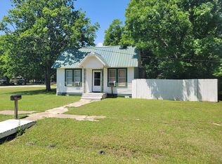 410 S Throckmorton Ave, Kerens, TX 75144