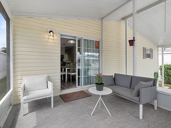 5th image of 16 Holly Ln