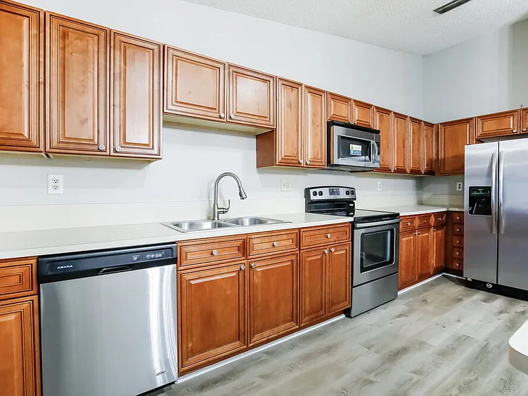 1739 SW 138th Ave — Photo 7