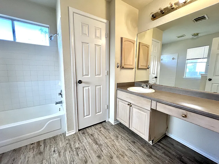1505 Merrell Cv — Photo 14