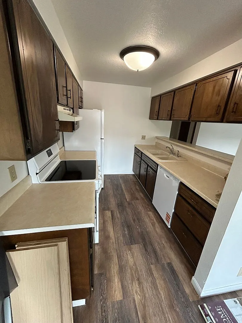 Woodland Ridge (CG 295) — Photo 2