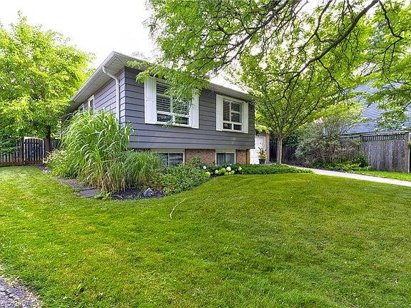 2nd image of 2225 Wyandotte Dr