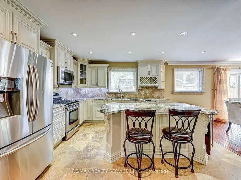1570 Tipperary Ct — Photo 10
