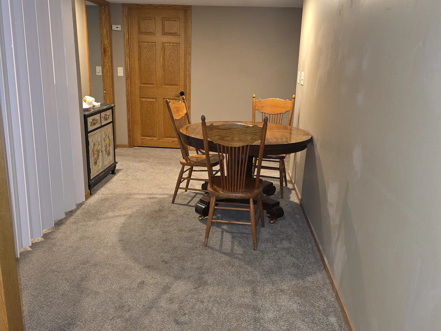 2 bed, 1.0 bath, 1000 sqft, $1,300 — Photo 2