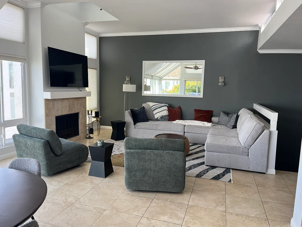 Main living room area - Shoemaker Ln