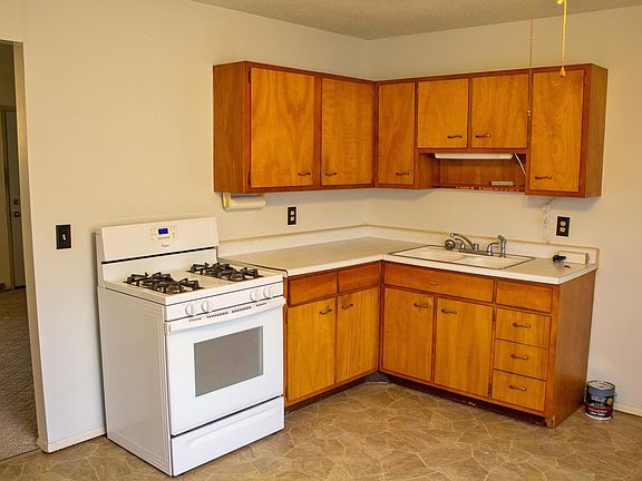 5th image of 3925 W Lombard St