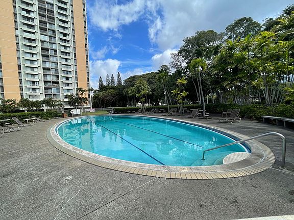 2nd image of 1511 Nuuanu Ave Unit 235