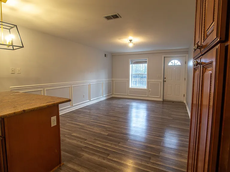 171 Clifford St #1 — Photo 5
