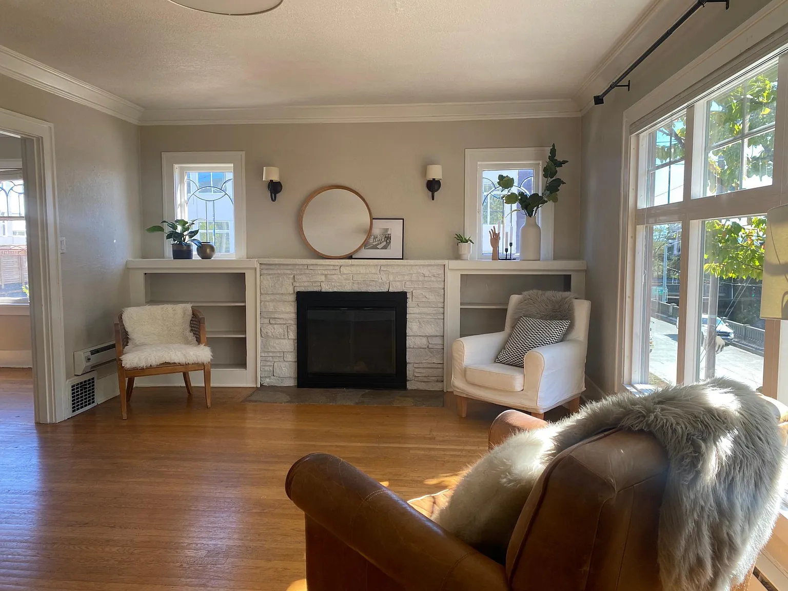 4 bed, 2000 sqft, $5,295 — Photo 2