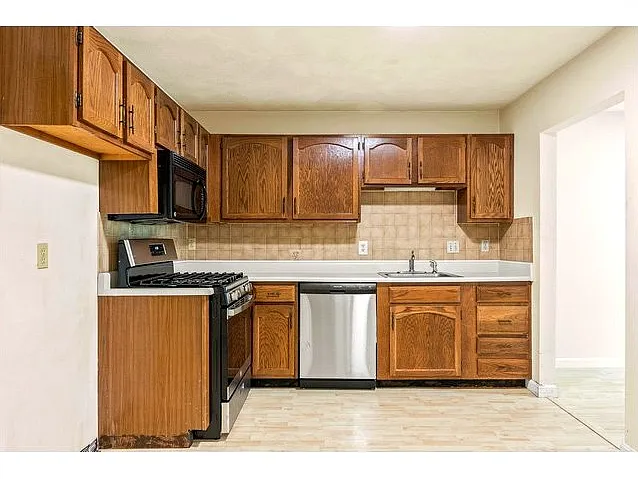 1311 Hanover St #10 — Photo 12