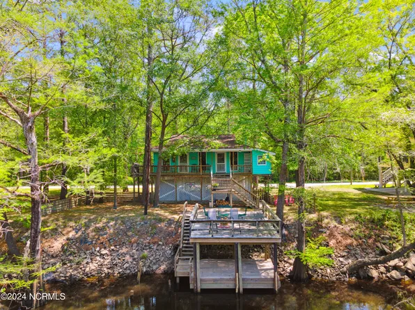 1141 River Bend Drive, Burgaw, NC 28425