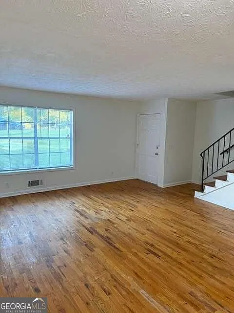 2 bed, 1.5 bath, $1,650 — Photo 3
