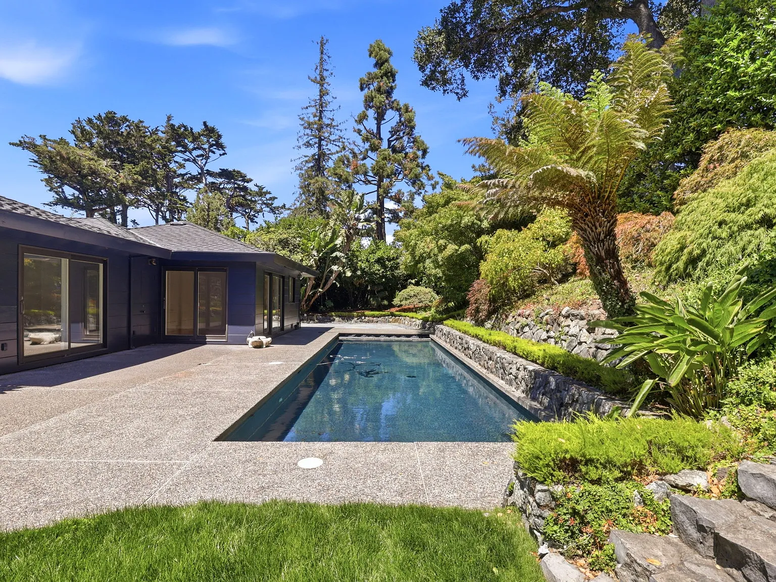 6 bed, 4230 sqft, $18,999 — Photo 4