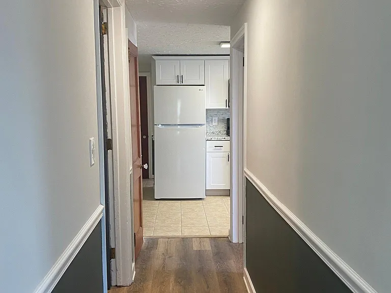209 N Railroad St #C8 — Photo 11