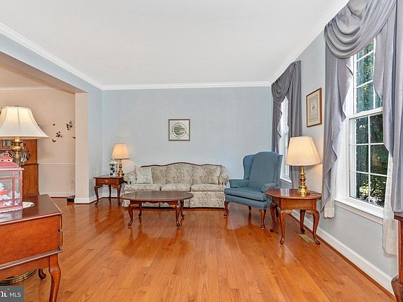 3rd image of 6303 Bradford Ct