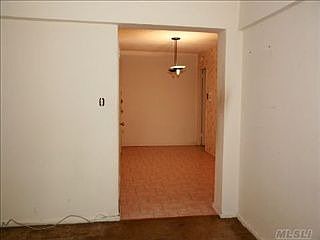 5th image of 2930 137th St APT 1G