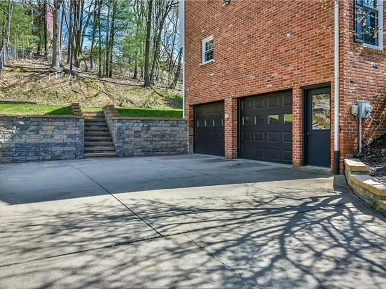 389 Pine Valley Ct — Photo 22