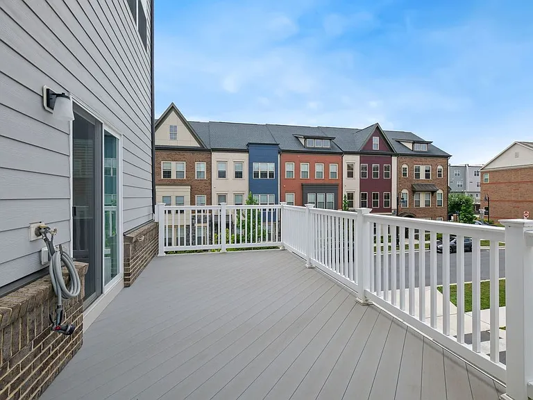 143 Rubens Dr — Photo 20