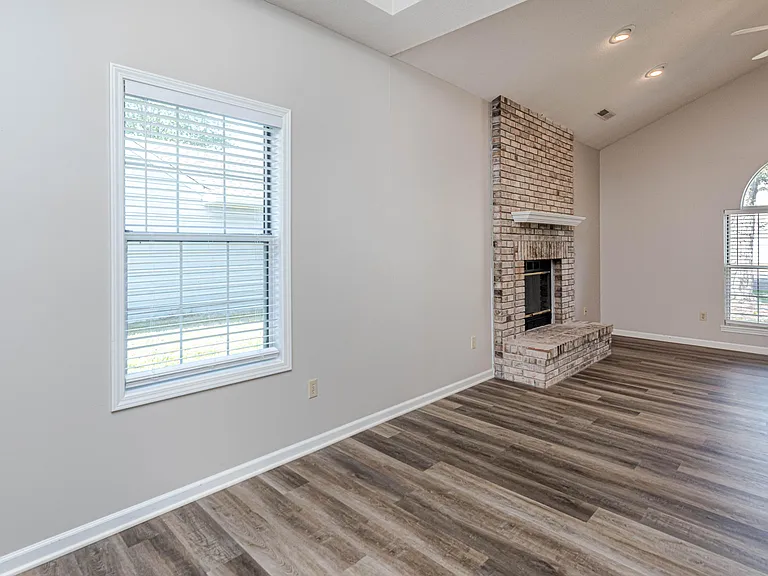1416 Whitburn Dr — Photo 7