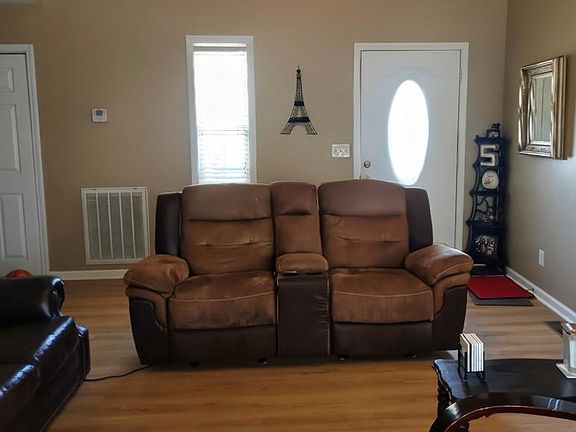 5th image of 53 Dakota Ln