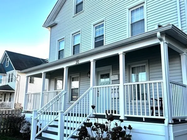 20 Jackson Ave #3, Mystic, CT 06355