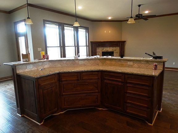 5th image of 209 Bedford Pl