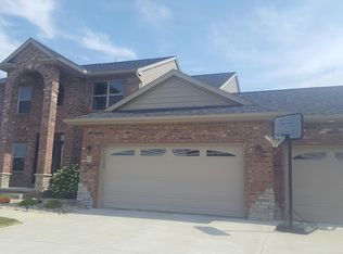 17 Chinkapin Ct, Bloomington, IL 61705