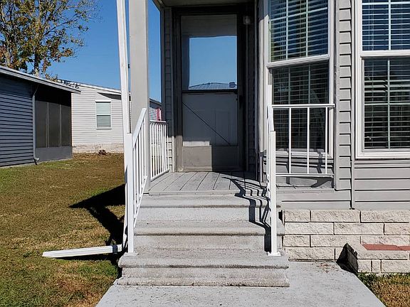 3rd image of 36125 Overlook Dr
