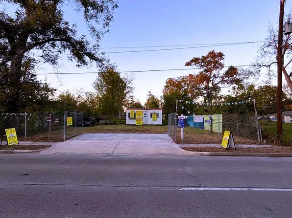 5123 E Crosstimbers St, Houston, TX 77016