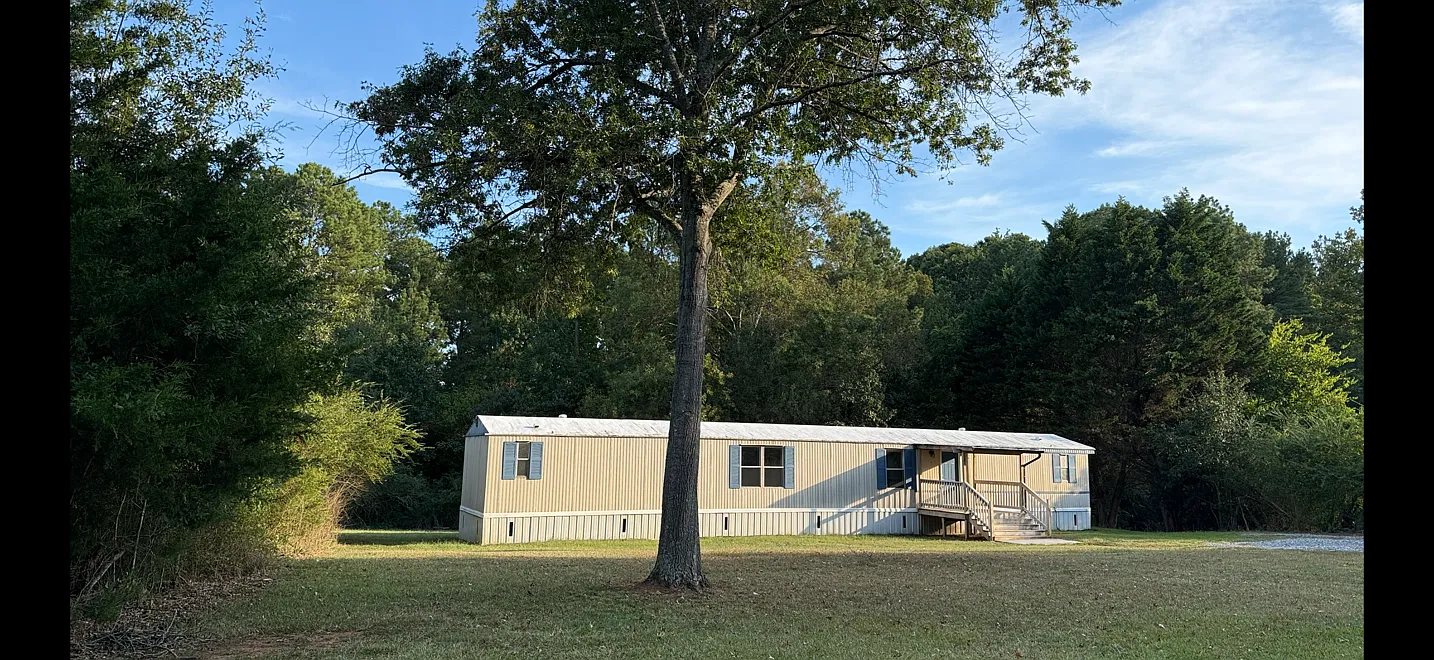 3 bed, 1142 sqft, $1,400 — Photo 2