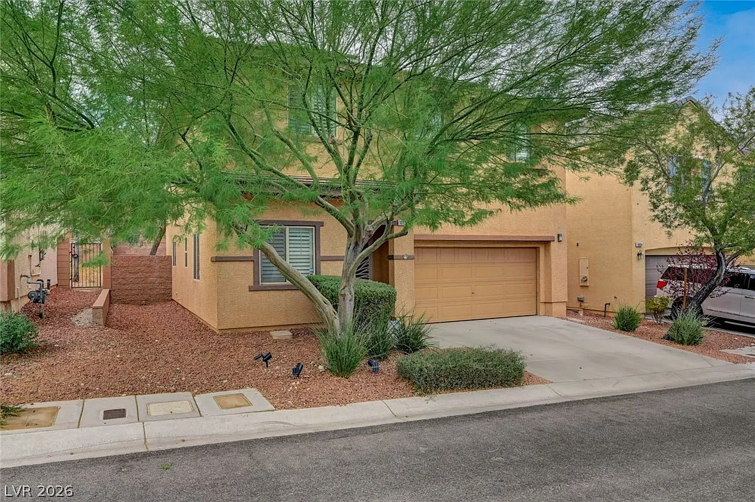 5 bed, 2.5 bath, 1985 sqft, $2,330 — Photo 2