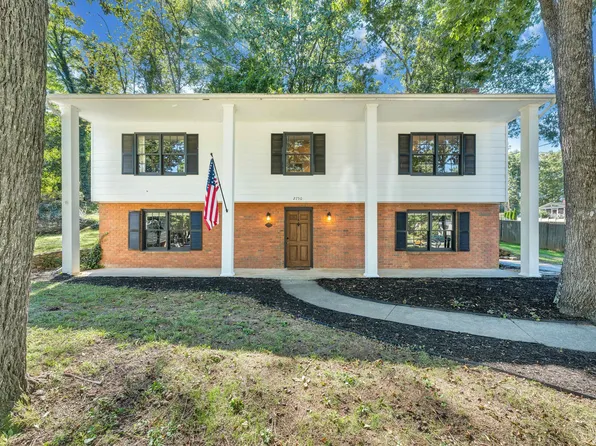 2750 White Pelican Ln, Roanoke, VA 24018
