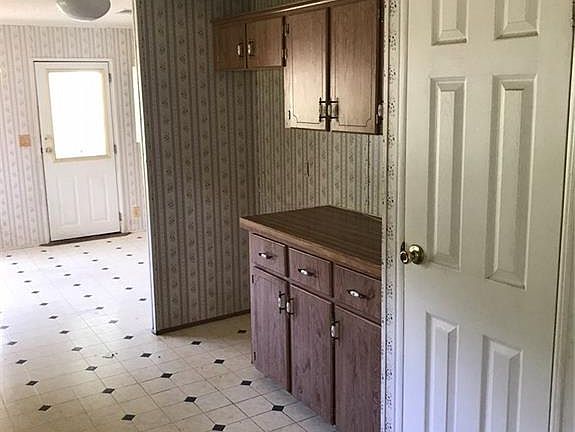 5th image of 7881 E Southlake Dr
