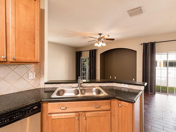 5th image of 569 52nd Ave N Unit 569