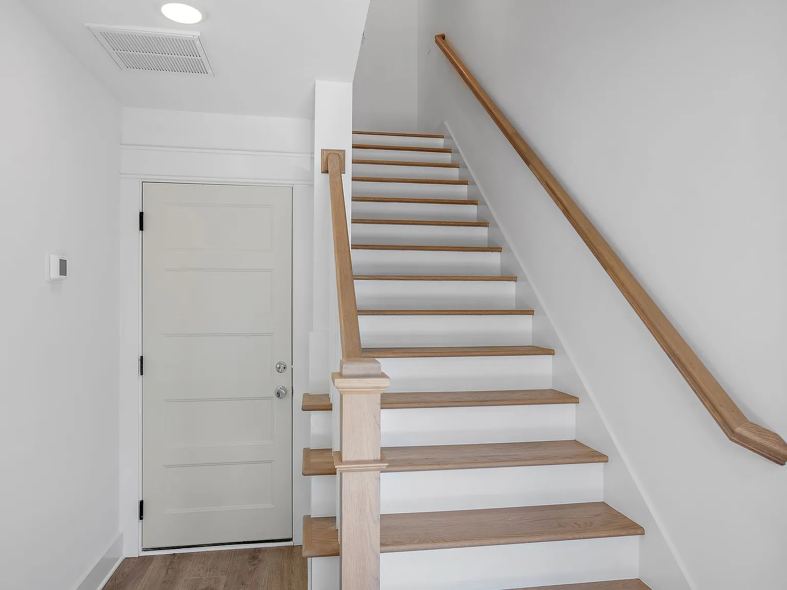 2036 Maple View Ln — Photo 4