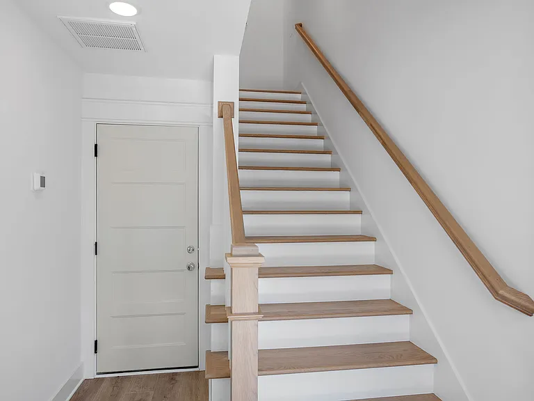 2036 Maple View Ln — Photo 4